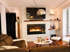 Pool, Hot tub & Fun vintage family room in Quebec - Image 2