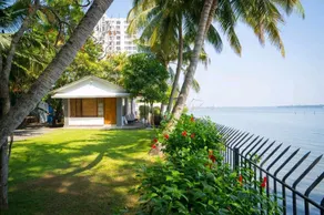 Water front Cottage With Marina View - Image 4