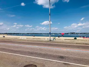 5Mins to Beach @ LARGE 3br Apt - Image 4