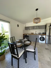 Independent air-conditioned studio with pool - Image 2