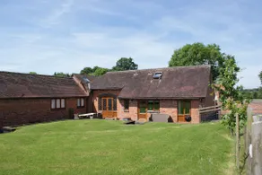Coach House at Oaks Barn Farm Alcester with optional hire Salt water hot tub - Image 3