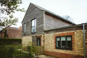 The Studio @ Black Barn, Nr Petersfield. - Image 2