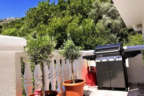 Scenic Balcony, 200 Mbps Fast Wi-Fi & Gas Barbecue - Image 4