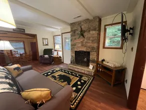 Pet friendly, Summer Adventure getaway cabin! - Image 3