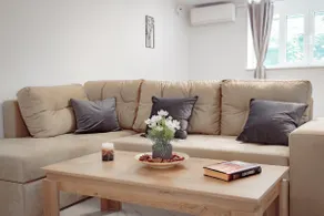 Central Varkiza apartment 3 min walk from beach! - Image 3