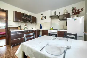 Sunny Apartment with Balcony | Parking | Lake View - Image 3