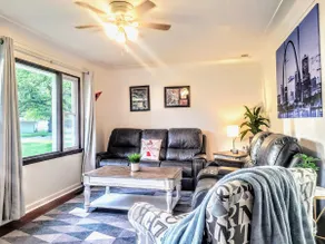 3 Bedroom, W/D, Parking, Fenced Yard & King Bed - Image 2