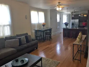 Spacious Napoleon Avenue Mardi Gras Apartment - Image 5
