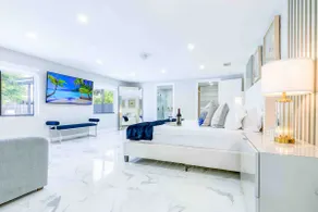Encanto Luxury Home Miami W/Pool/BBQ/Golf/Pingpong - Image 4