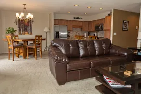 Hiking, Heated pool, Hot Tubs, View & Walk to Town - Image 4