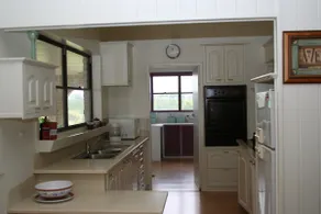 Dam It Getaway Holiday House - Image 5