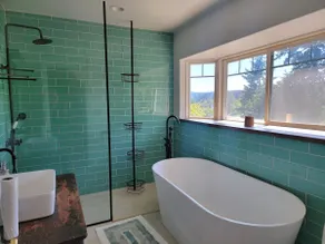 Vintage Poulsbo Apartment with Bay views - Image 5