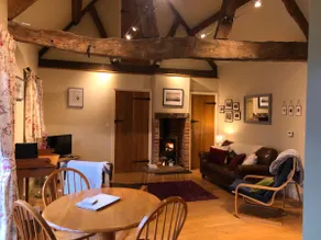 Beautiful, secluded, country cottage near to beach - Image 2