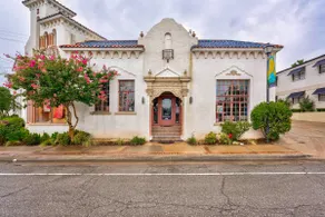 The ACE1 | Paseo | Walk|Art|Shop|Dine|Drink - Image 3