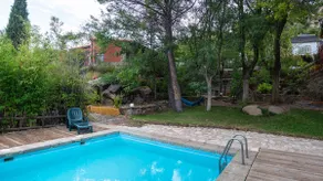 A guest house in the Sierra's natural setting - Image 2