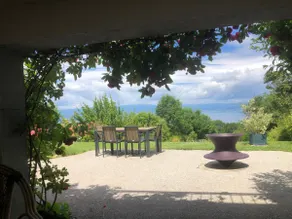 Casa vacacional con internet de alta velocidad, terraza y jardín | Vistas al lago | Ideal para trabajar remoto - Image 3