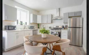 2 Bed/1 Bath Stylish and Cozy Unit - Image 2