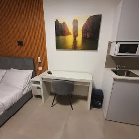 Bat Yam Nice Room in Apartment - Image 5