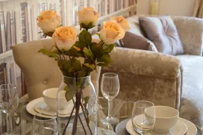 Luxury 2 bed Apartment - Image 5
