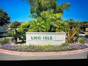 Coastal Glamour at New Port Beach ( Lido Island) - Image 5