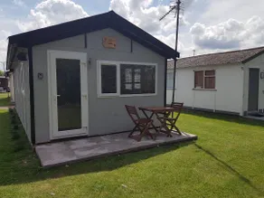 'Tom's Cabin' in the heart of Mundesley - Image 2