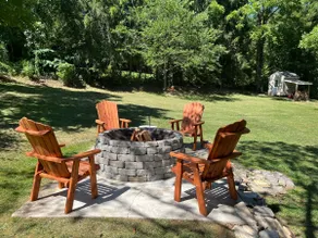 Cozy Creekside Cottage - Image 2