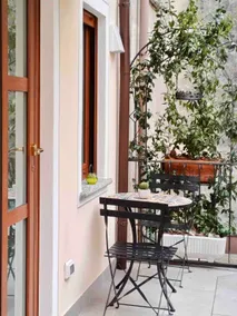LE RONDINI - Courtyard apartment with balcony & terrace - Image 4