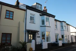 3 bed luxury escape 50 mtrs from the waters edge. - Image 2
