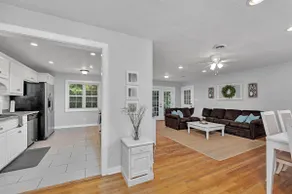 Charming Home Minutes Away from Golf and Hospitals - Image 2