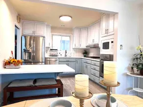 !Newly Cozy 4 Beds and 2 baths Free parking Unit! - Image 5