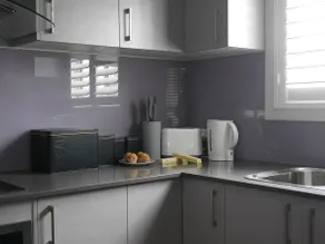 Cosy 4 Bedroom Home with Spa Quiet Location - Image 3