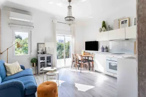 Designer apartment between downtown and the beach - Image 5