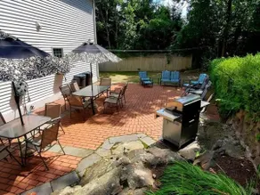 Visit Ogunquit! Large home. Walk to town + beaches - Image 2