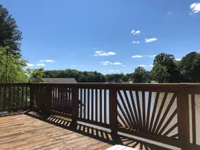 It's better on Lake Gaston! 2 rm pvt studio w/slip - Image 2