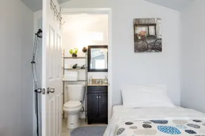 COZY Guesthouse in Covina-Private Bath/Own Entranc - Image 3