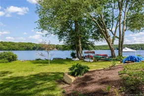 Spacious Classic Lakefront Home with jet tub - Image 5