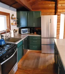 Cozy Log Cabin, 5 Min to Ski, Great for Groups, Oversized Deck, Dog-friendly - Image 4