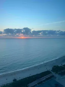 Spectacular views in Miami Beach Free parking - Image 3