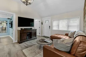 The Kings Cottage-Hot Tub! Pet Friendly! Fire pit, Outdoor Games, Close to Town - Image 4