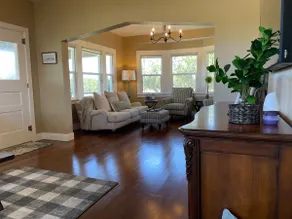 Entire Beautiful remodeled country ranch house - Image 3