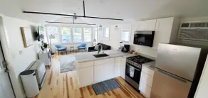 #3 Couples Cottage Minutes from the Beach - Image 5