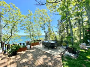 Quaint & Peaceful Designer's Oceanfront Cottage - Image 2
