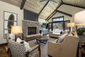 Spectacular Luxury Home 5 Star Reviews - Image 2