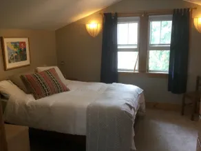 Entire upstairs in Arts and Crafts Oak Park home - Image 3