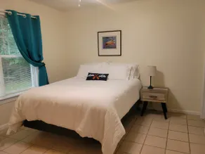 Guest House at Lake Hartwell - Image 3