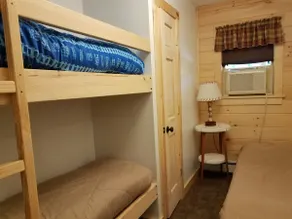 WARRENSBURG LOG CABIN - Image 4