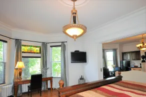 5 Star A101 Prince Charles King Suite with parking - Image 3