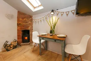 Countryside, WoodBurner, Walks & Wellies: ) - Image 2