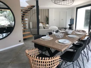 Nueva villa de 185m2 ubicada cerca de playas, puerto y centro de la ciudad. - Image 2