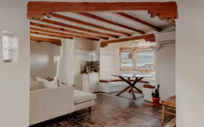 Couples Getaway With Stunning Views - Image 2